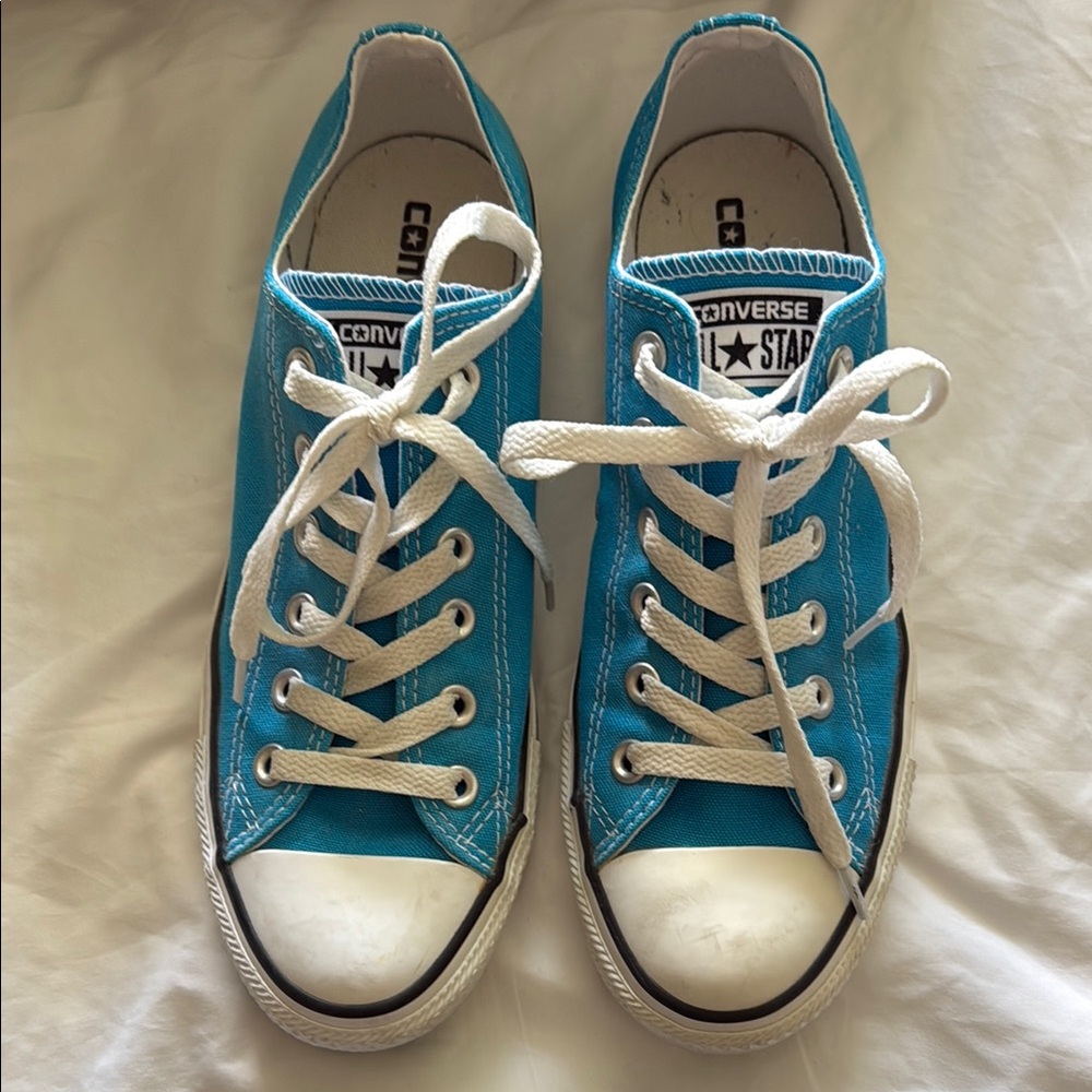 Converse Blue Low-Top Sneakers chuck taylors